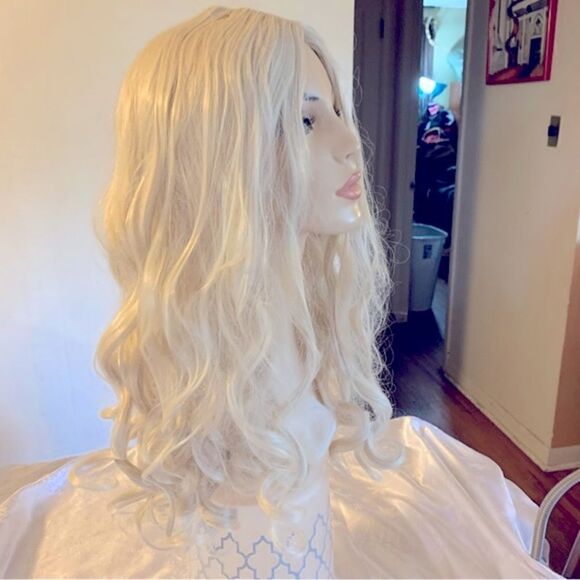 Wig Cosplay Miss U Hair XL Blonde Curls Adjustable Straps Gorgeous - Picture 6 of 9